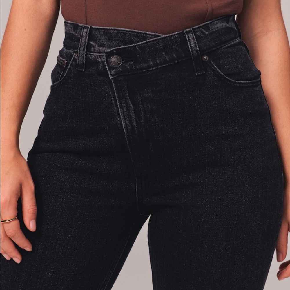 Abercrombie & Fitch 90’s slim straight jeans NWT